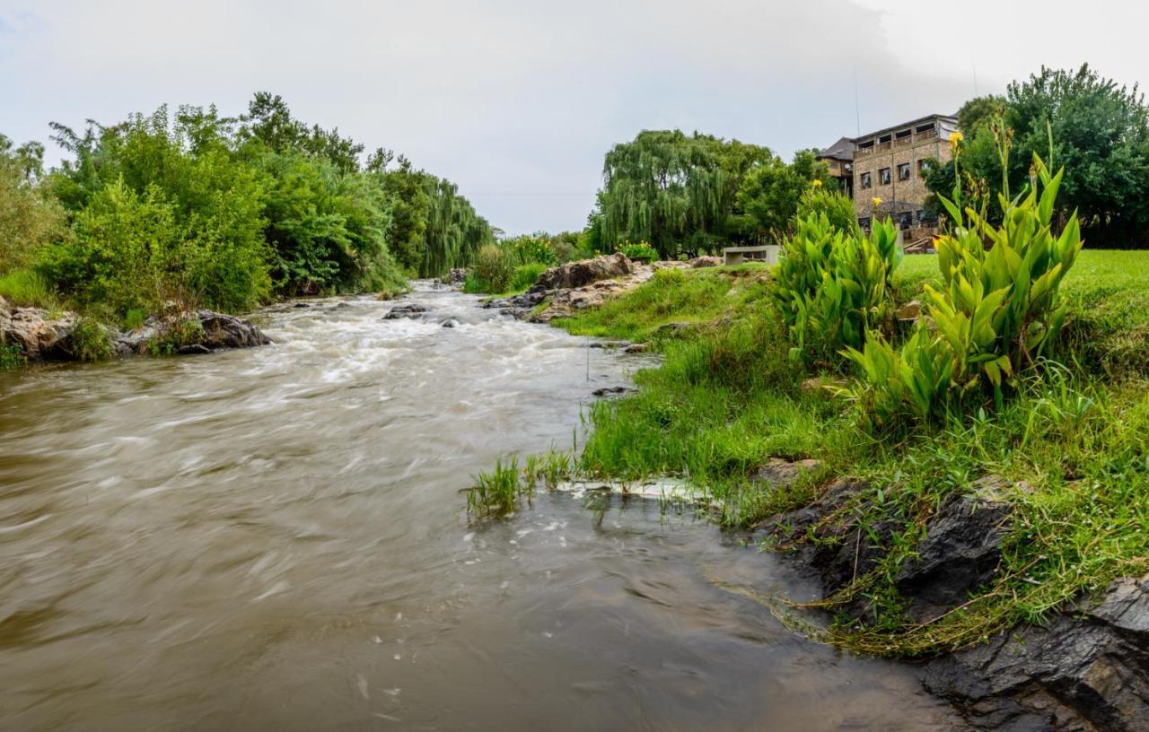 23 On Riverside Лансерия Экстерьер фото